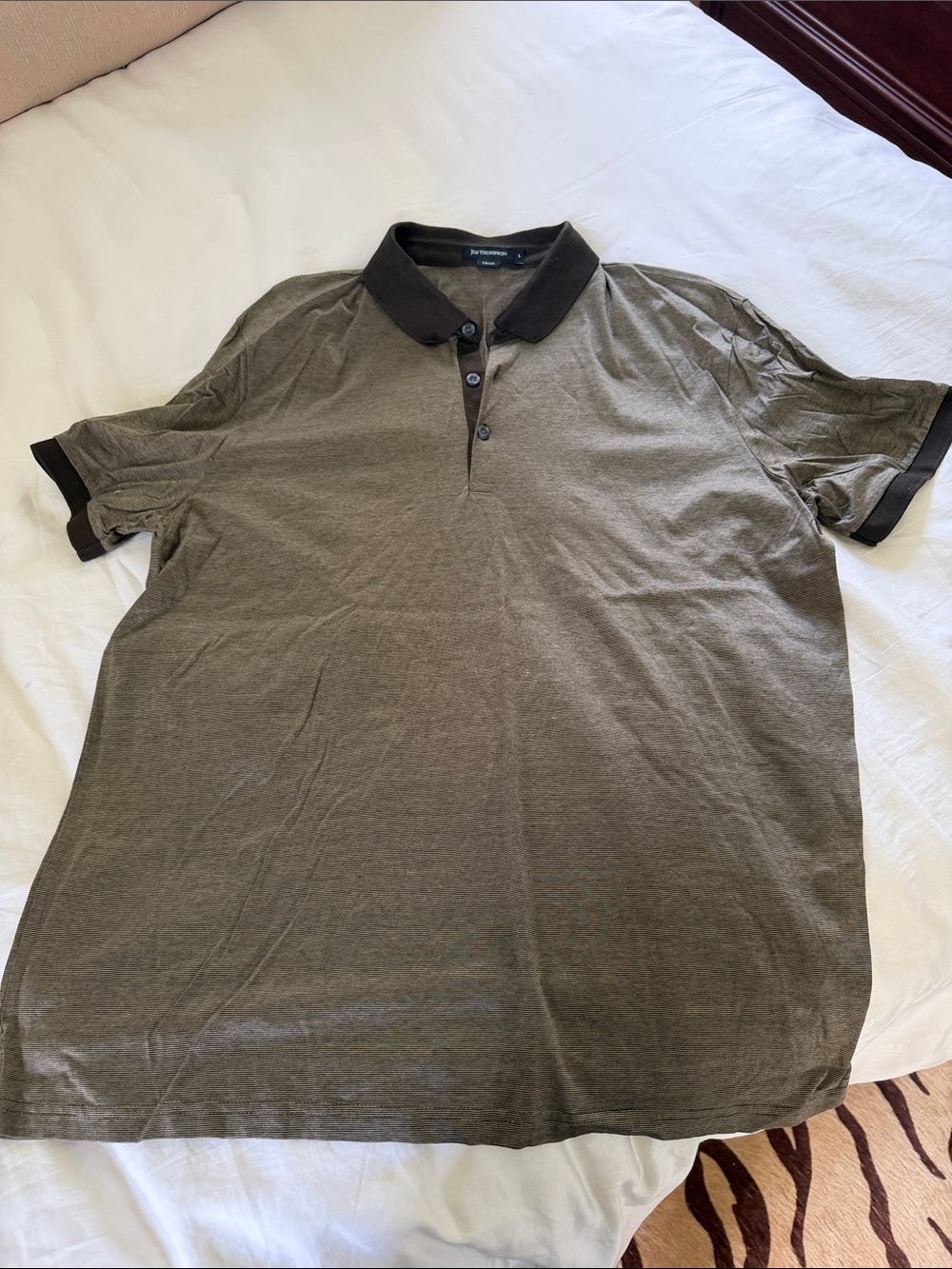 Men's Polo Shirt in Olive with Dark Contrast Collar